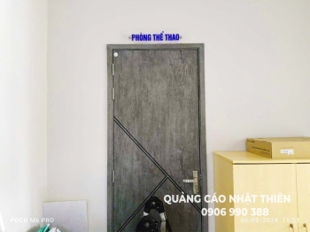 Bảng tên phòng mica chữ nổi