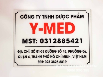 Bảng tên công ty mica KT 30*20cm