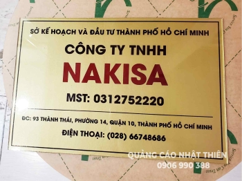 Bảng tên công ty mica KT 30*20cm