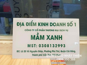 Bảng tên công ty mica KT 30*20cm