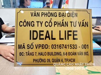 Bảng tên công ty mica KT 40*30cm