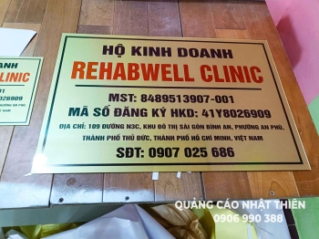 Bảng tên công ty mica kt 40*30cm