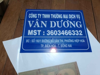 Bảng tên công ty mica kt 30*20cm