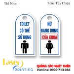 Thẻ mica treo cửa WC